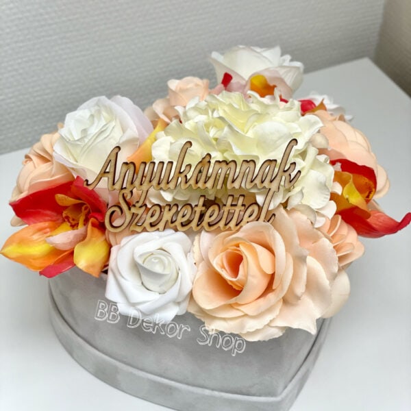 Fehér – Baracksárga Anyák Napi Virágbox Virágboxok Fehér - Baracksárga Anyák Napi Virágbox