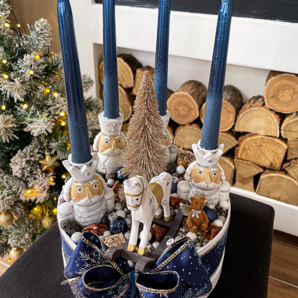 Prémium kék diótörős adventi box Adventi Koszorúk, Boxok Prémium kék diótörős adventi box