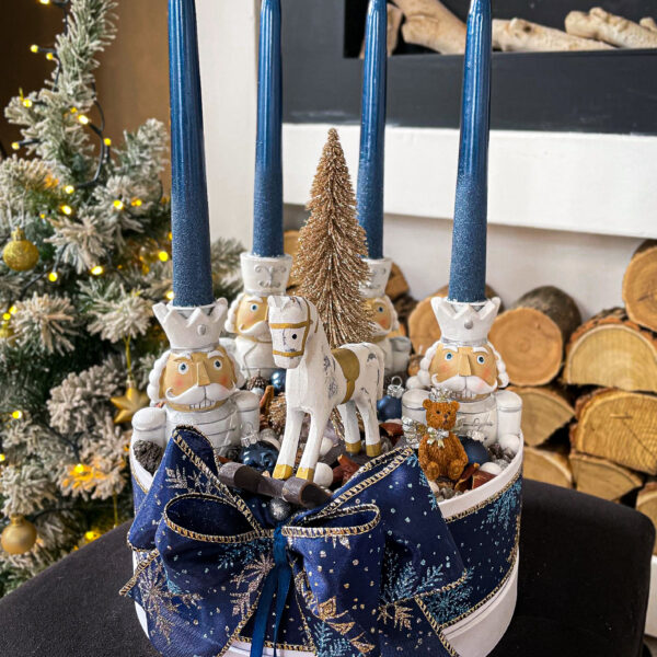 Prémium kék diótörős adventi box Adventi Koszorúk, Boxok Prémium kék diótörős adventi box