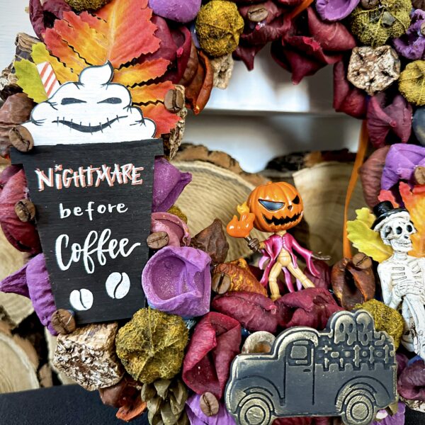 Prémium Nightmare Before Coffee Kopogtató Ajtódísz Halloween Prémium Nightmare Before Coffee Kopogtató Ajtódísz Halloween