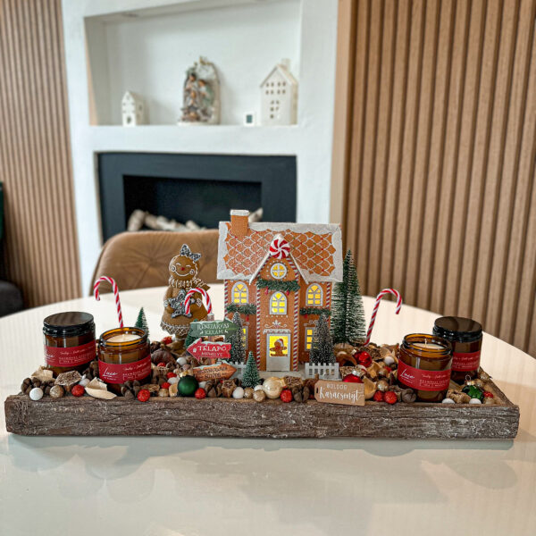 „Mézeskalács Álom” 2 az 1-ben Kézműves Adventi Tál 4 Szójaviasz Illatgyertyával Adventi Koszorúk, Boxok "Mézeskalács Álom" 2 az 1-ben Kézműves Adventi Tál 4 Szójaviasz Illatgyertyával